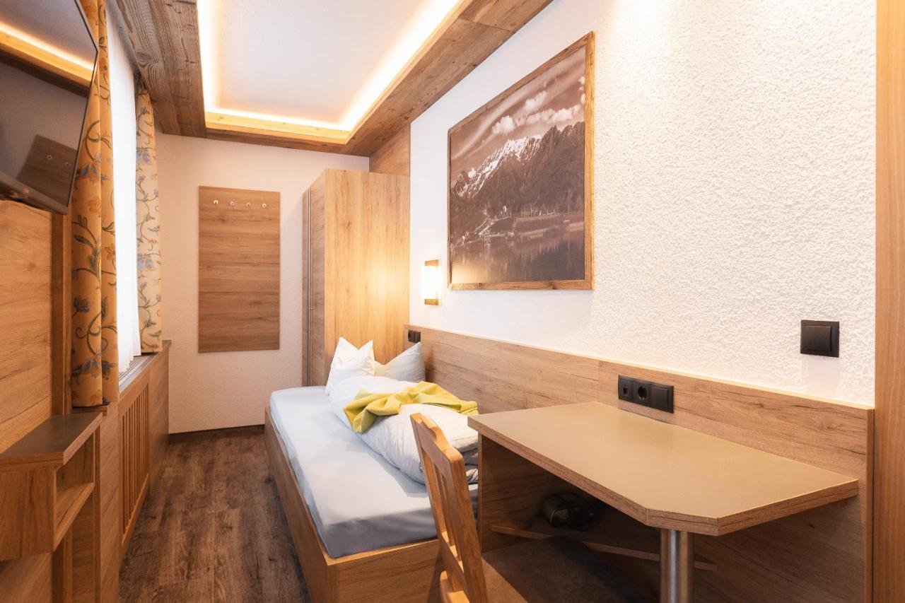 פיס Hotel Appartement Platzergasse מראה חיצוני תמונה